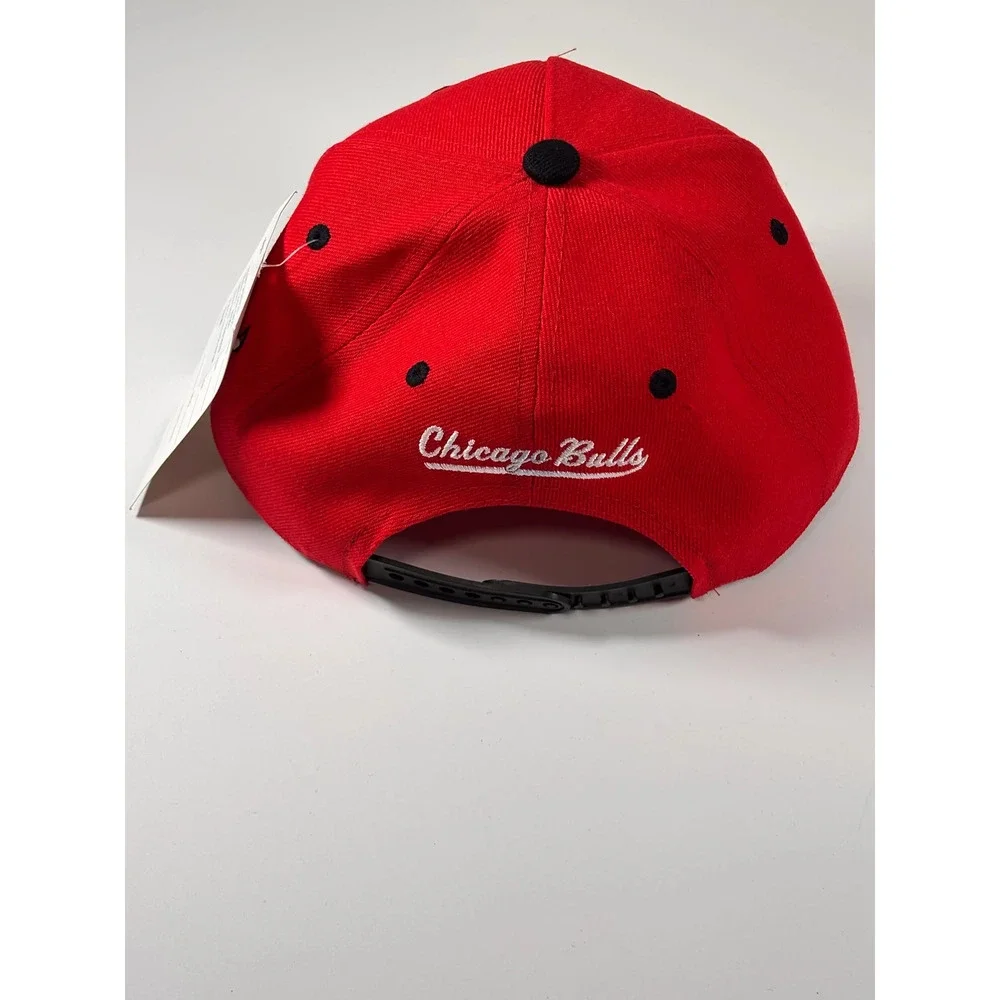 Mitchell & Ness Youth Kids Chicago Bulls Red Retro Precurved Snapback Hat New